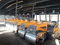 Распродажа Дорожный Каток 1.2ton Мини-уплотнитель Дорожный Каток На Асфальтовом Катке С Резиновой Шиной